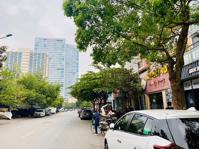 Cần bán nhà mặt phố Nguyễn Như Uyên, khu A10, Kđt Nam Trung Yên. 