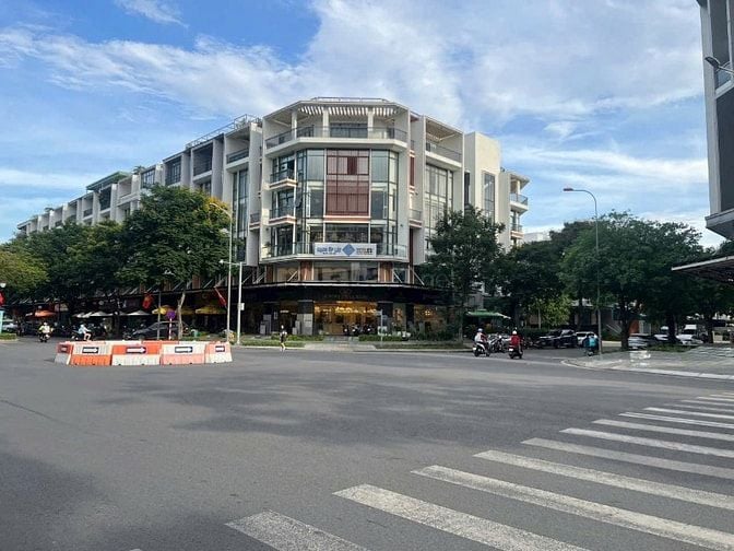 CHO THUÊ 2 CĂN NHÀ LIỀN KỀ GÓC HAI MẶT TIỀN SIÊU VIP 