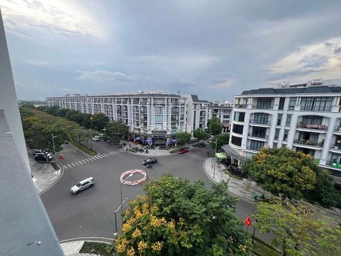 CHO THUÊ 2 CĂN NHÀ LIỀN KỀ GÓC HAI MẶT TIỀN SIÊU VIP 