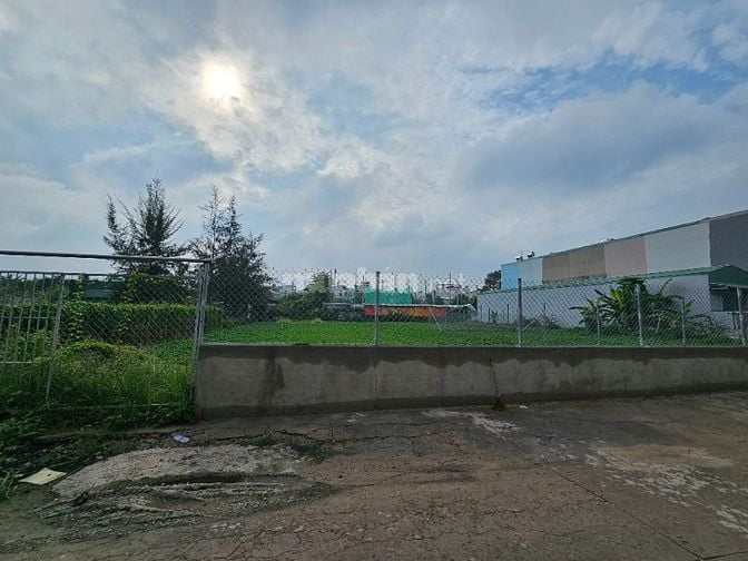 Cần bán gấp đất thổ cư . Đường rộng