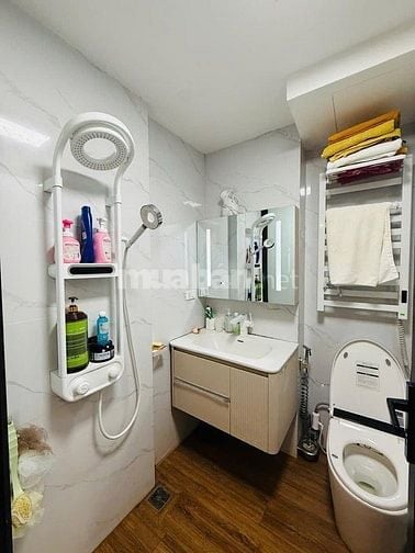 Bán nhà Thanh Nhàn, 1 nhà ra phố, thang máy, nhà 6 tầng đẹp ở luôn,