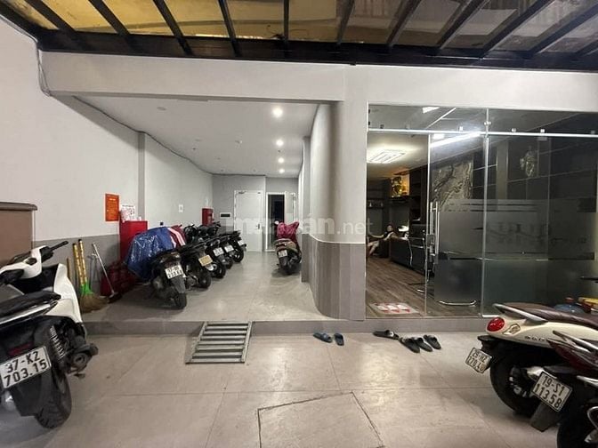 Bán nhà phố Giải Phóng 150m2, 6 tầng, thang máy, ngõ ô tô tránh, 18 ph