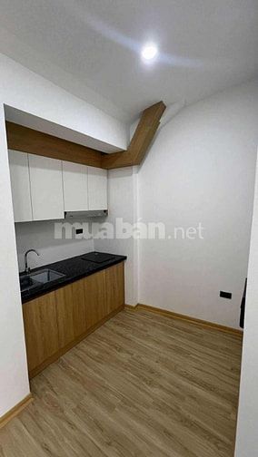 Bán nhà phố Giải Phóng 150m2, 6 tầng, thang máy, ngõ ô tô tránh, 18 ph