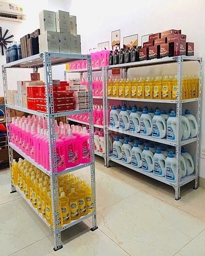 Cửa Hàng Cần 3 Anh Chị Phụ Bán Hàng, 1 Tạp Vụ, 1 Phụ Kho