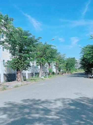 Kẹt Tiền cần bán GẤP nền Nhà Phố KDC 13E Intresco 100m2 giá 4 Tỷ 680