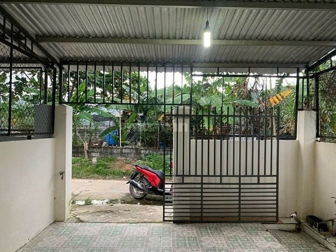 Nhà cấp 4, SHR, full thổ cư, giá tổng chỉ 720tr, Tx. Trảng Bàng, Tây N