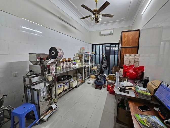 HOT Cần bán nhà Thái Hà 61m2, 4 tầng, 2 Mặt Ngõ ôtô tránh, kinh doanh