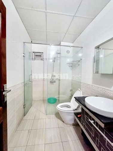 BÁN NHÀ LẠC LONG QUÂN, PHÂN LÔ QUAN CHỨC, Ô TÔ, 75,3 M2, GIÁ 18,7 TỶ