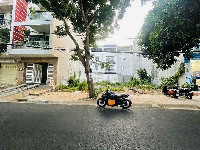 BÁN CẶP ĐẤT LIỀN KỀ Ở KHU DÂN CƯ