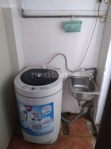 Cho thuê căn hộ tập thể khép kín gần 30 m2 tại Kim Mã Thượng