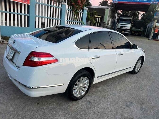 Nissan Teana 2010 2.0 AT