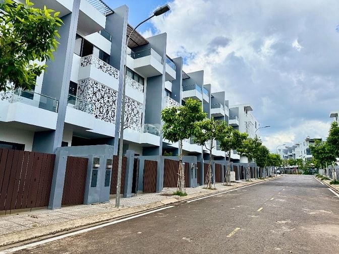 Bán nhà phố 5m x 25m tại Thành Phố Cà Phê, chiết khấu cao, nhà ở ngay
