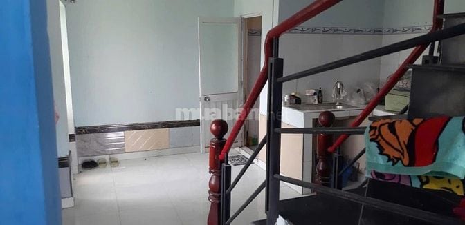 Chú Hùng cần cho thuê căn nhà 1 tháng 2tr5 ở đường giòng lớn, long an 