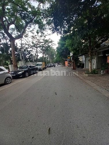 Bán nhà mặt phố Quan Hoa, Nguyễn Khánh Toàn, Cầu Giấy tiện ở, làm vp 
