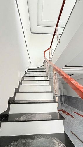 BÁN NHÀ 2TẦNG MỚI XÂY GẦN TRUNG TÂM HÀNH CHÍNH DĨ AN,DIỆN TÍCH 92,5m2 
