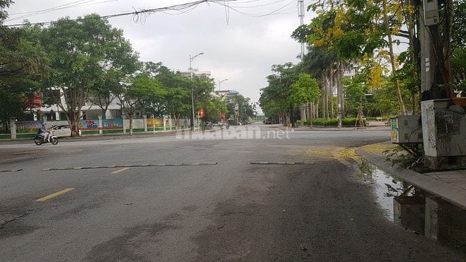 Bán nhà Phân Lô TĐC THANH AM ( Xóm Lò) - Long Biên, 75m2 - Mt 5.3m. Lô