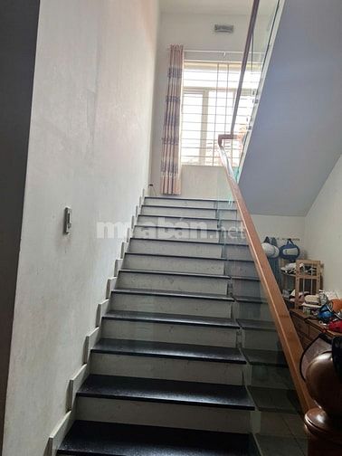 Bán Nhà Mặt Tiền 1 trệt 3 lầu 48 phòng trọ thu nhập 100 triệu / Tháng