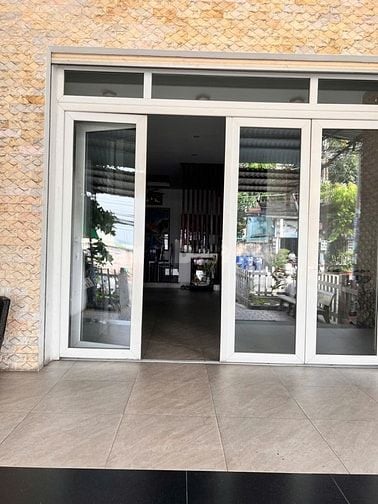Bán Nhà Mặt Tiền 1 trệt 3 lầu 48 phòng trọ thu nhập 100 triệu / Tháng