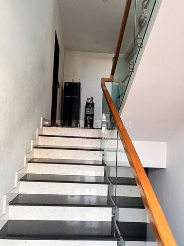 Bán Nhà Mặt Tiền 1 trệt 3 lầu 48 phòng trọ thu nhập 100 triệu / Tháng