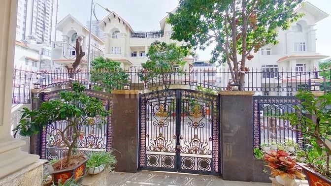 Bán biệt thự  mt đường số 10 kdc Him Lam phường Tân Hưng Q 7 giá 52 tỷ