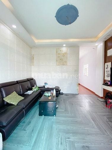 Mặt tiền giáp Quận 5 DT 144m2 4 tầng siêu rẻ, kế Chợ Rẫy, DHYD