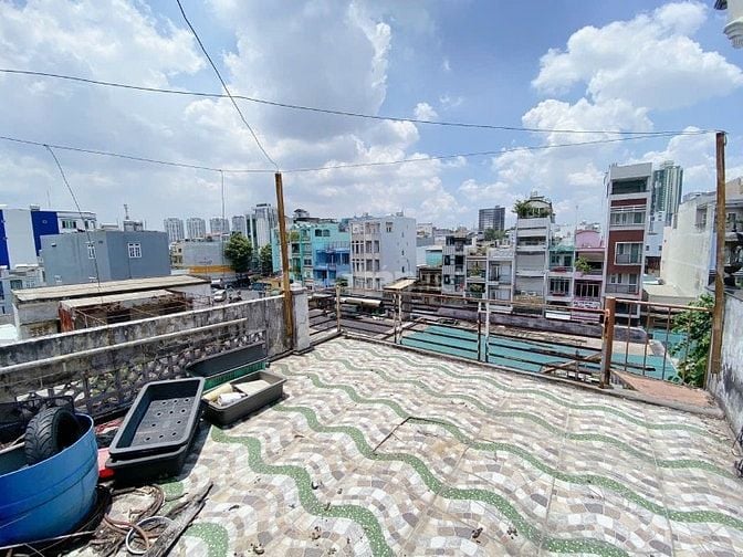 Mặt tiền giáp Quận 5 DT 144m2 4 tầng siêu rẻ, kế Chợ Rẫy, DHYD