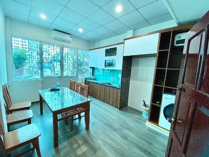 Cầu Giấy ngõ thông oto qua kinh doanh sầm uất. Nhà đẹp thang máy.
