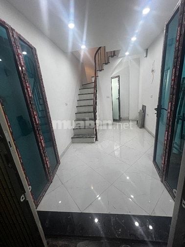 Bán nhà riêng 4 tỷ, 20m2 x 5 tầng ở Nguyên Khiết, Phúc Tân, Hoàn Kiếm