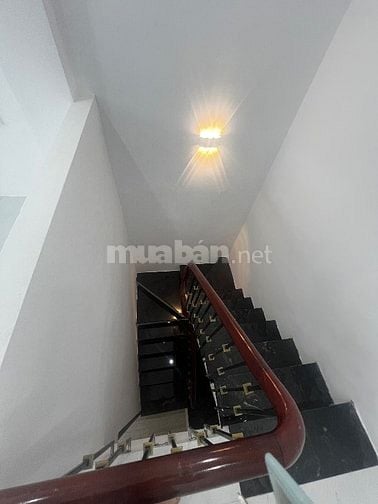 Bán nhà riêng 4 tỷ, 20m2 x 5 tầng ở Nguyên Khiết, Phúc Tân, Hoàn Kiếm