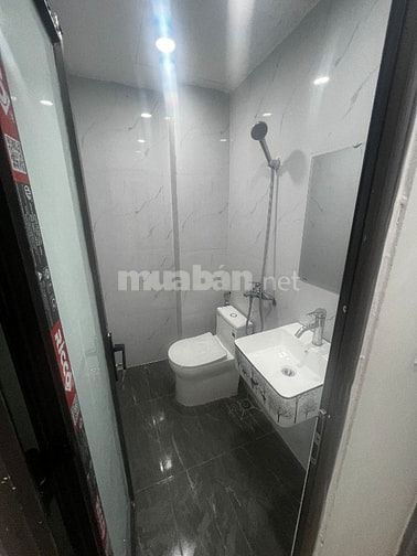 Bán nhà riêng 4 tỷ, 20m2 x 5 tầng ở Nguyên Khiết, Phúc Tân, Hoàn Kiếm