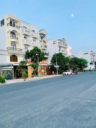 CHDV 35m2, 1PN,1PK, có cửa sổ trời, trung tâm Q12