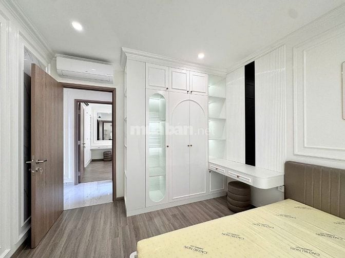 CẮT LỖ bán 3pn - giá 3,3 tỷ nhà mới view thoáng, Đã có sổ- Vinhomes Q9