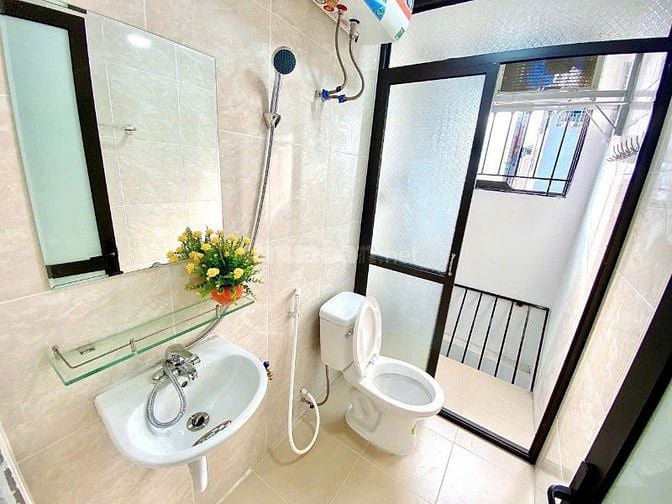 Căn hộ Cửa Sổ- đường 3 tháng 2- Quận 10, 20m2, 5tr/th, Full nội thất.