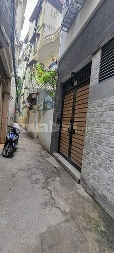 Nhà đẹp phố Thái Hà, diện tích rộng 68m2, gần phố, cách oto chỉ 10m.