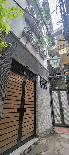 Nhà đẹp phố Thái Hà, diện tích rộng 68m2, gần phố, cách oto chỉ 10m.
