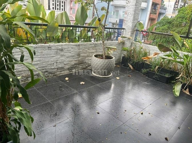 Mặt bằng lầu trống cho thuê văn phòng, phòng tập yoga