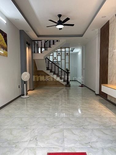 Bán nhà 1 trệt 1 lầu hẻm rộng 6m đường Đình Phong Phú, sổ hồng riêng