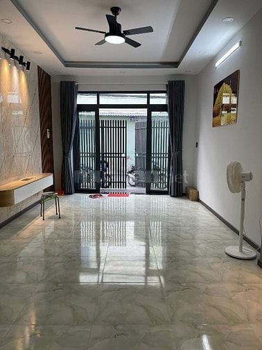 Bán nhà 1 trệt 1 lầu hẻm rộng 6m đường Đình Phong Phú, sổ hồng riêng