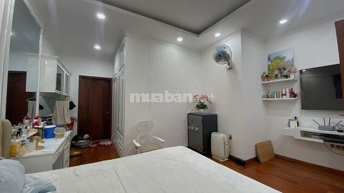 NHÀ MẶT TIỀN 95m2 NGANG 5 5PN, NHỈNH 15 TỶ, GẦN HH THÁM, P13, TÂN BÌNH