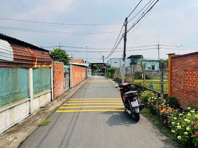 Bán đất gần Sân vận động củ chi 5x24 xã Tân Thông Hội Sổ riêng