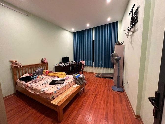 NHÀ ĐẸP HOÀNG MAI, BA BƯỚC RA PHỐ, THÊM NƯỚC SON ĐẸP LONG LANH
