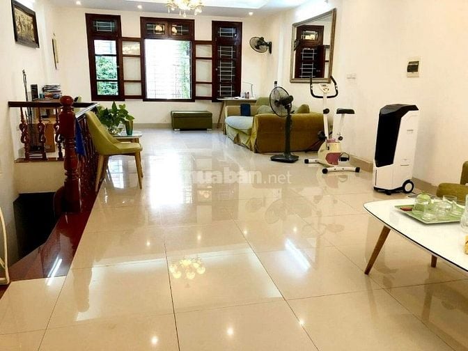 {Phân lô, ô tô tránh} Bán nhà Cầu Giấy DT:80m2, MT:4.5m giá 2x tỷ (TL)