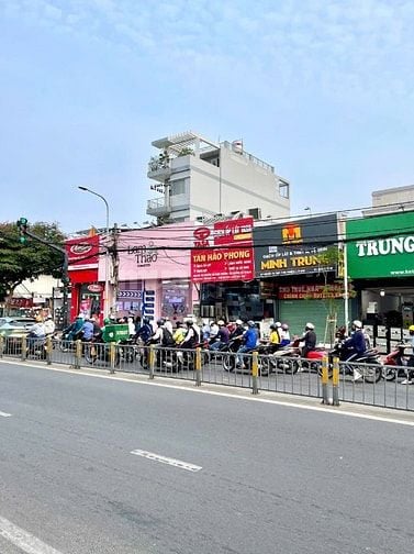 Bán nhà mặt tiền nguyễn thị thập kinh doanh đông nhất quận 7