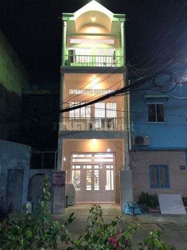 Phòng mới xây, trước cửa là công viên, cách đường Trường Chinh 50m