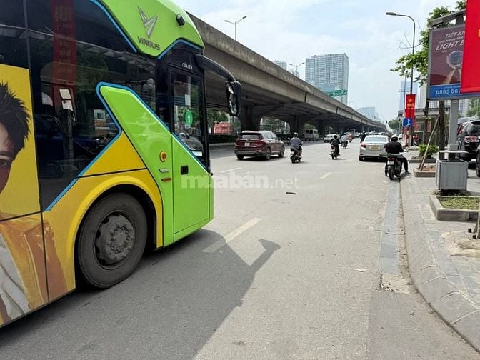 Bán Biệt Thự đầu ngõ 164 Khuất Duy Tiến, 150m2, 5 tầng mặt tiền 7,2m