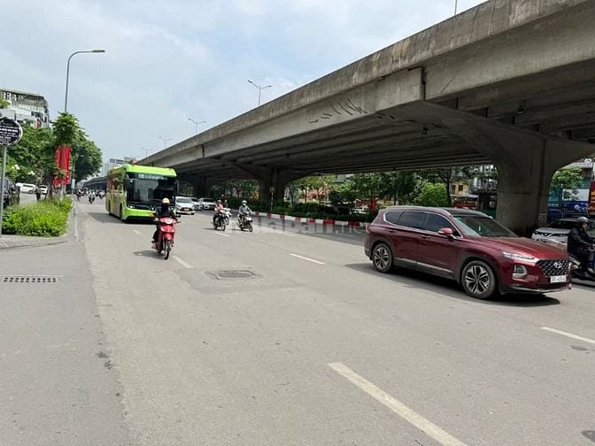 Bán Biệt Thự đầu ngõ 164 Khuất Duy Tiến, 150m2, 5 tầng mặt tiền 7,2m