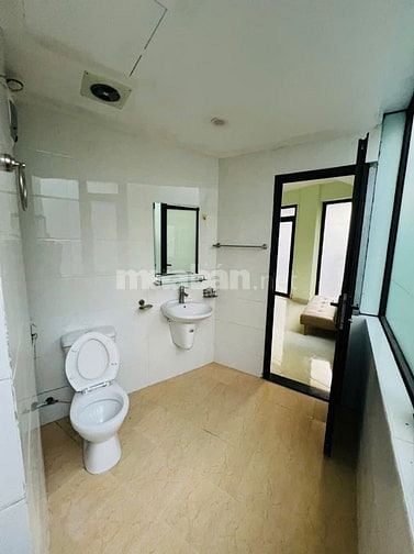 CCMN 1 khách 1 ngủ , ngà lô góc 2 mặt thoảng view sông thoáng mát 