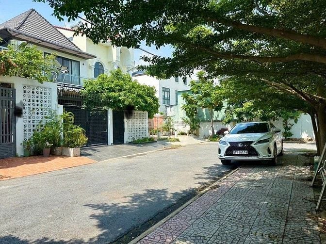 Bán nhà 02 tầng (ngang 8m-dài 20m) gần Chợ Bình Tây Quận 6 giá 2,5 tỷ