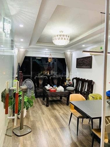 Yên Hoà, sổ vuông đét, vài bước ra phố, nhà đẹp bê tông b5