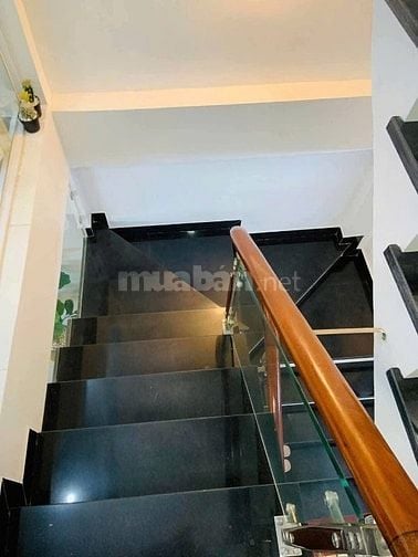 Yên Hoà, sổ vuông đét, vài bước ra phố, nhà đẹp bê tông b5